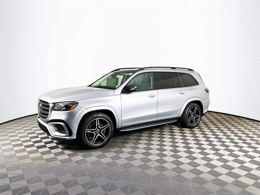2026 Mercedes Benz GLS 450 4MATIC photo 2