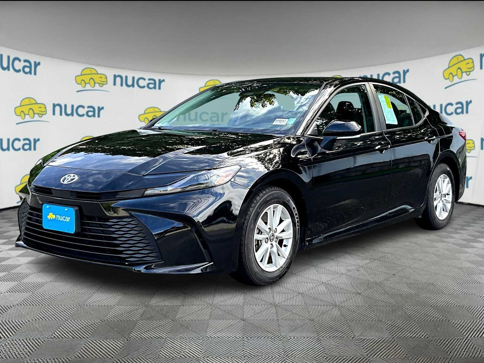 2025 Toyota Camry LE photo 3