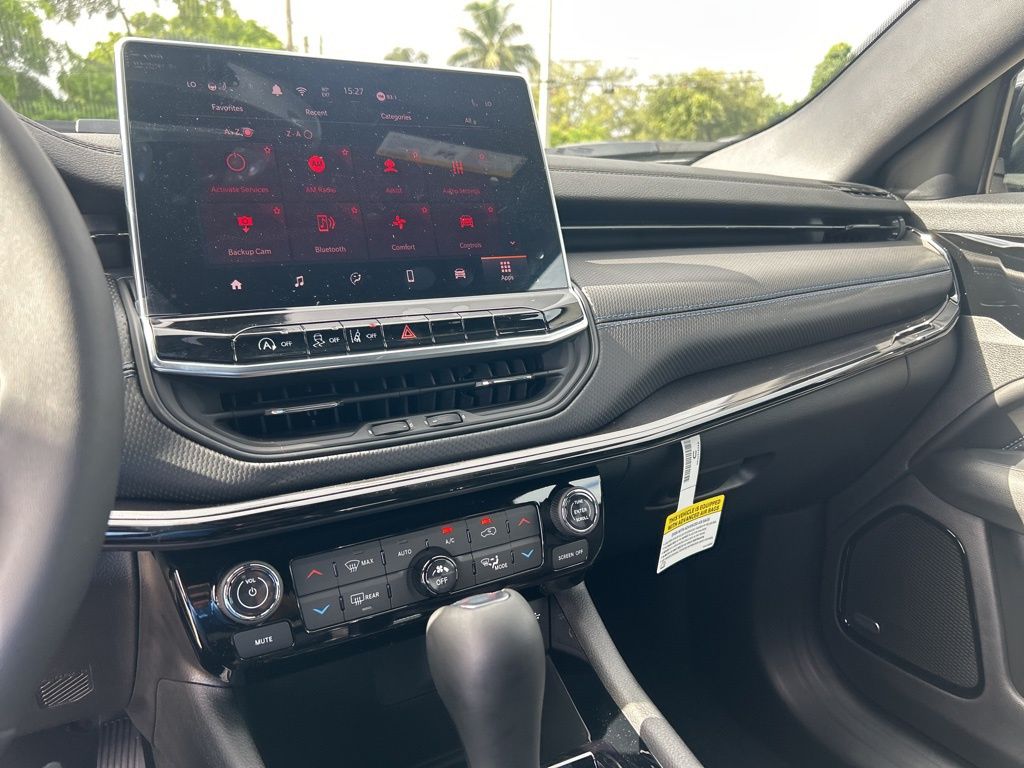 2025 Jeep Compass Latitude photo 9