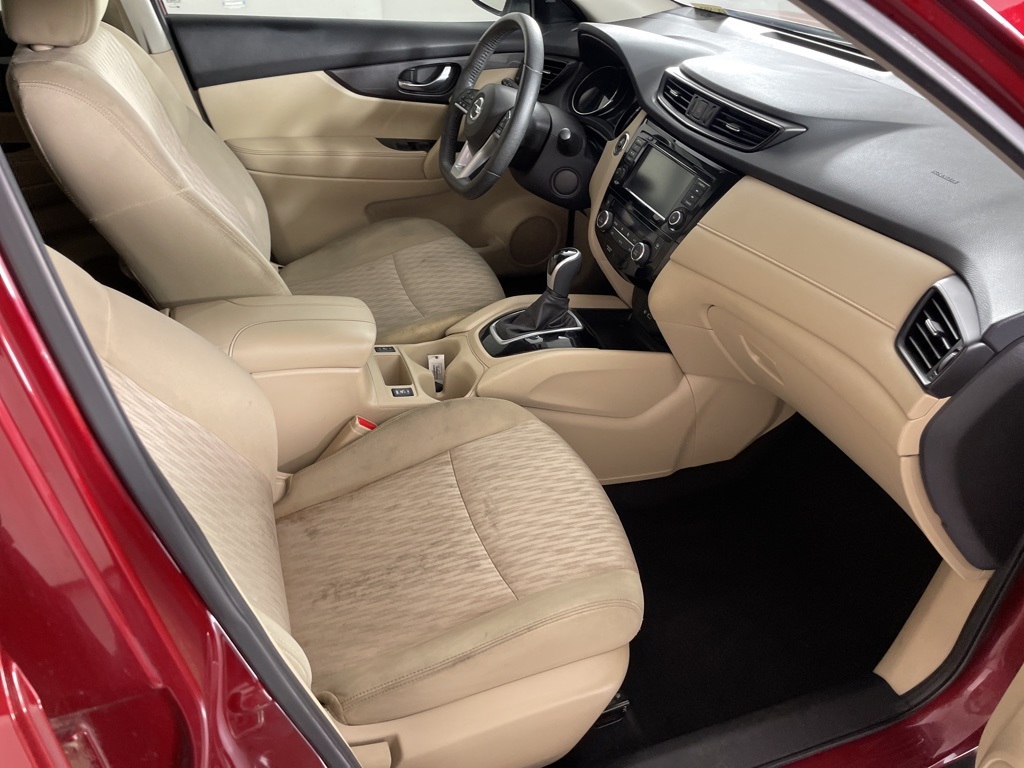 2020 Nissan Rogue SV photo 38