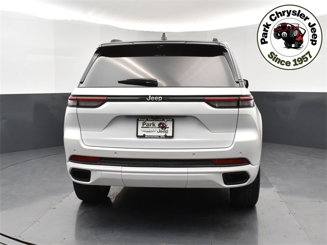 2022 Jeep Grand Cherokee Summit photo 3