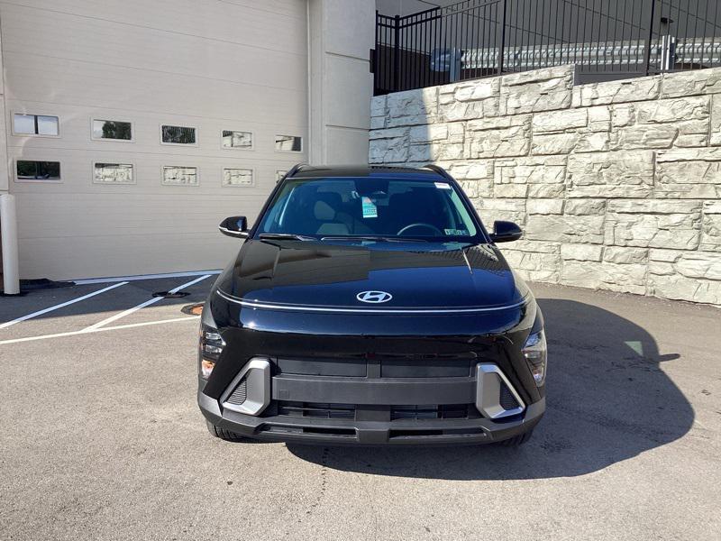 2025 Hyundai Kona SEL photo 2