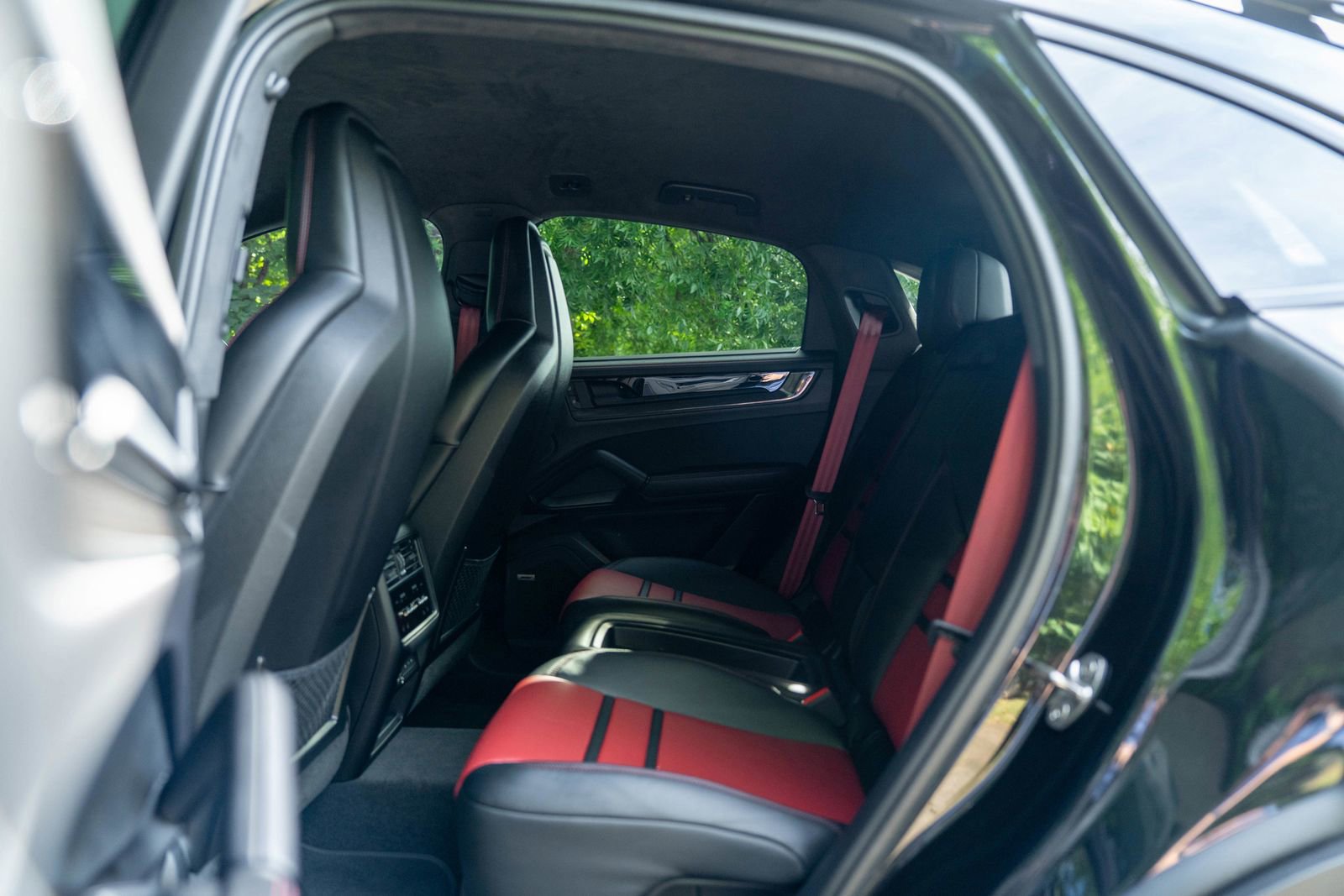 2024 Porsche Cayenne Turbo GT photo 30