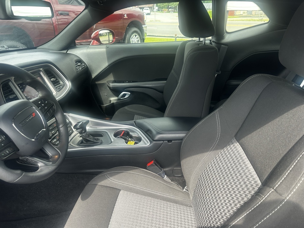 2021 Dodge Challenger SXT photo 3