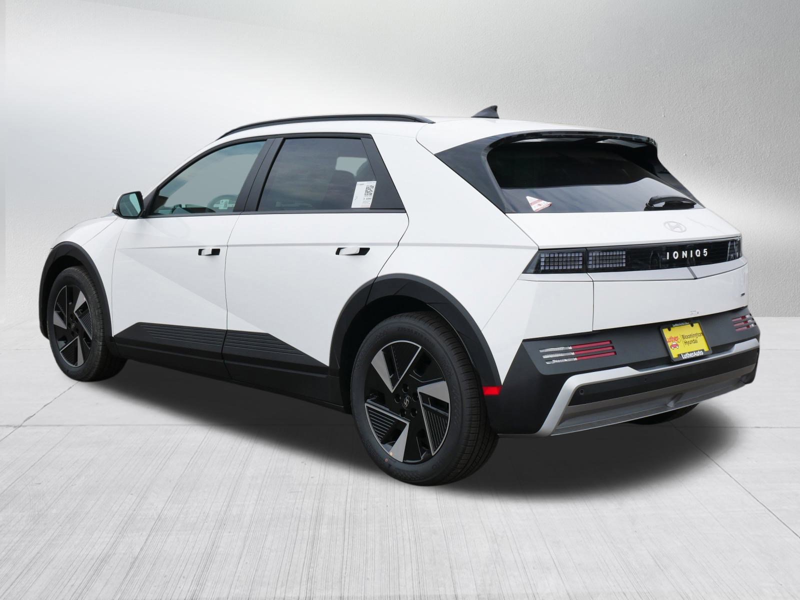 2025 Hyundai Ioniq 5 SEL photo 3