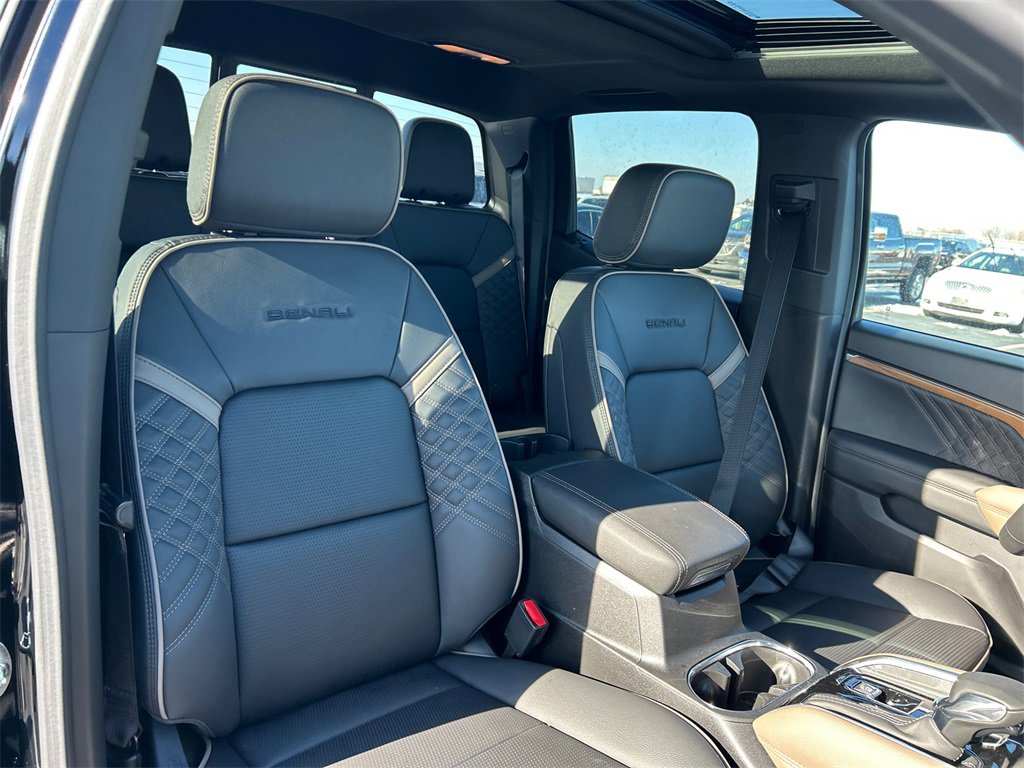 2026 GMC CANYON - Image 35