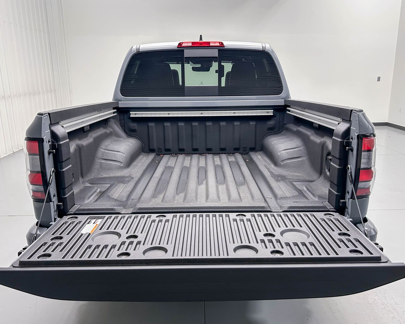 2025 Nissan Frontier Crew Cab PRO-4X photo 9
