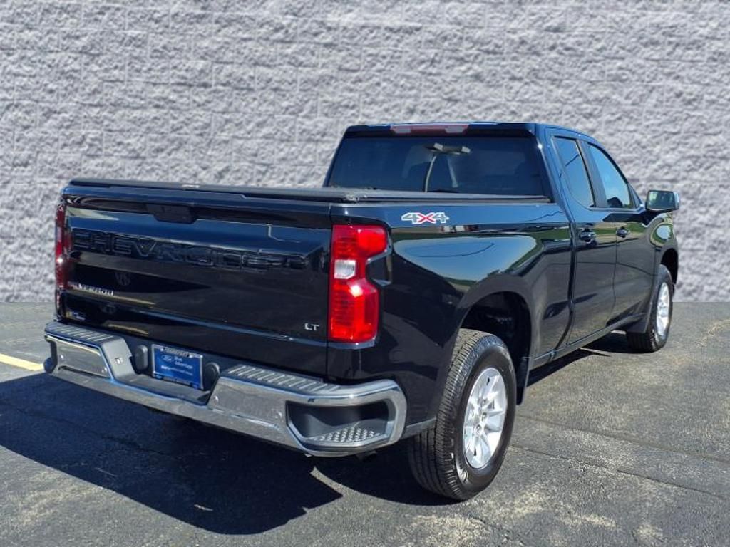 2019 Chevrolet Silverado 1500 LT photo 3