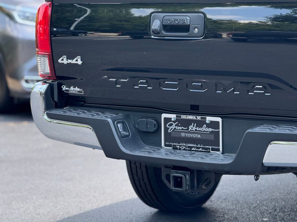 2023 Toyota Tacoma 4x4 TRD Off-Road photo 11