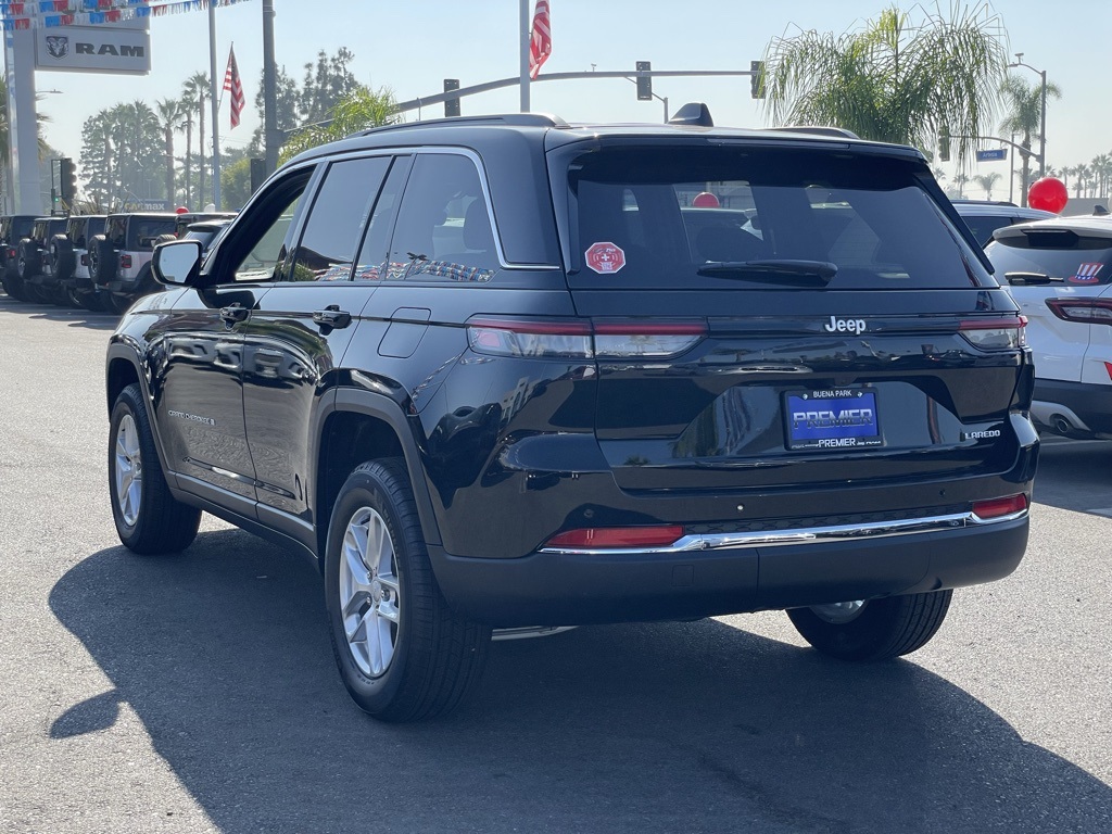 2025 Jeep Grand Cherokee Laredo X photo 4