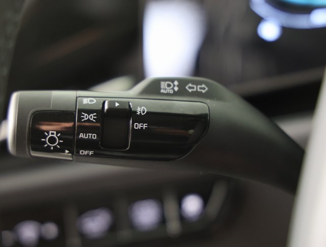 2025 Kia Niro SX photo 23