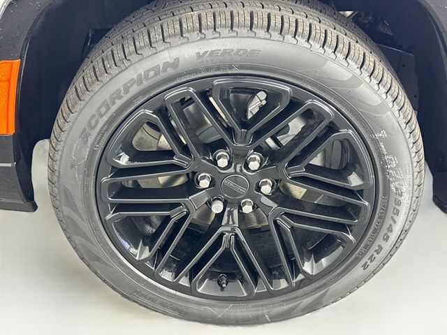2025 Jeep Wagoneer L Series II Carbide photo 33