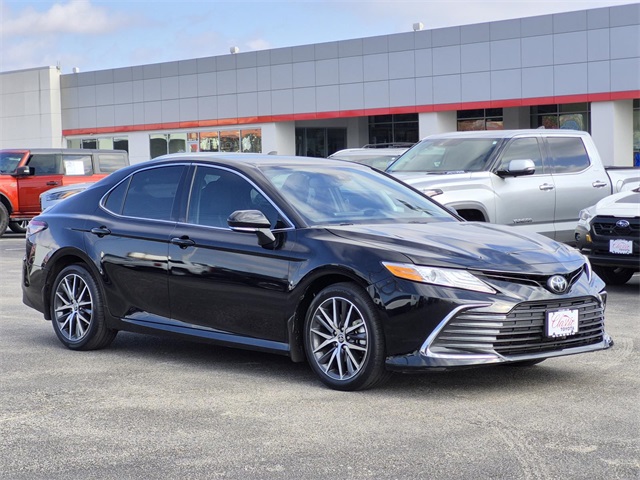 2024 Toyota Camry XLE's photo