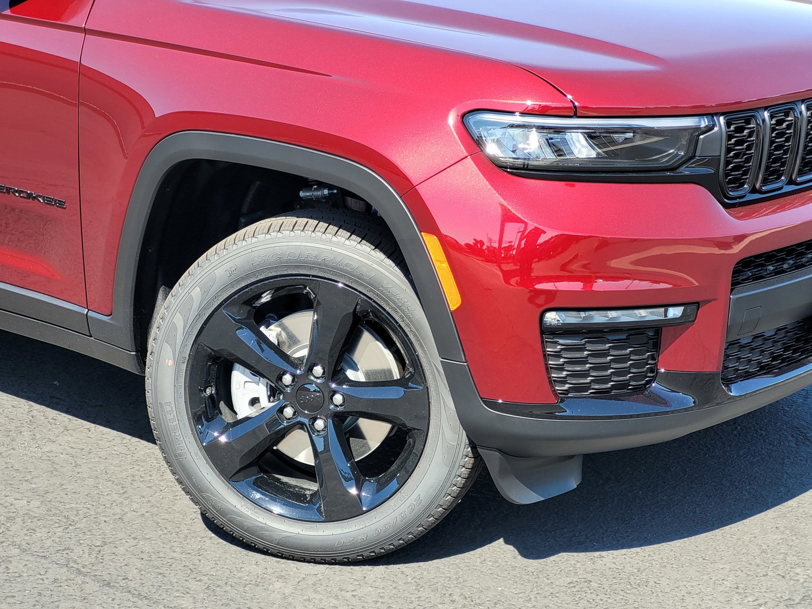 2025 Jeep Grand Cherokee Limited photo 4