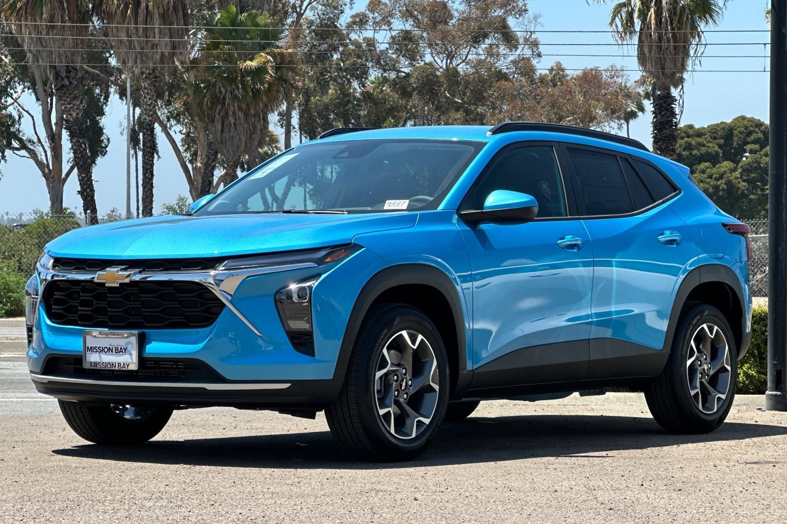 2025 Chevrolet Trax LT photo 8