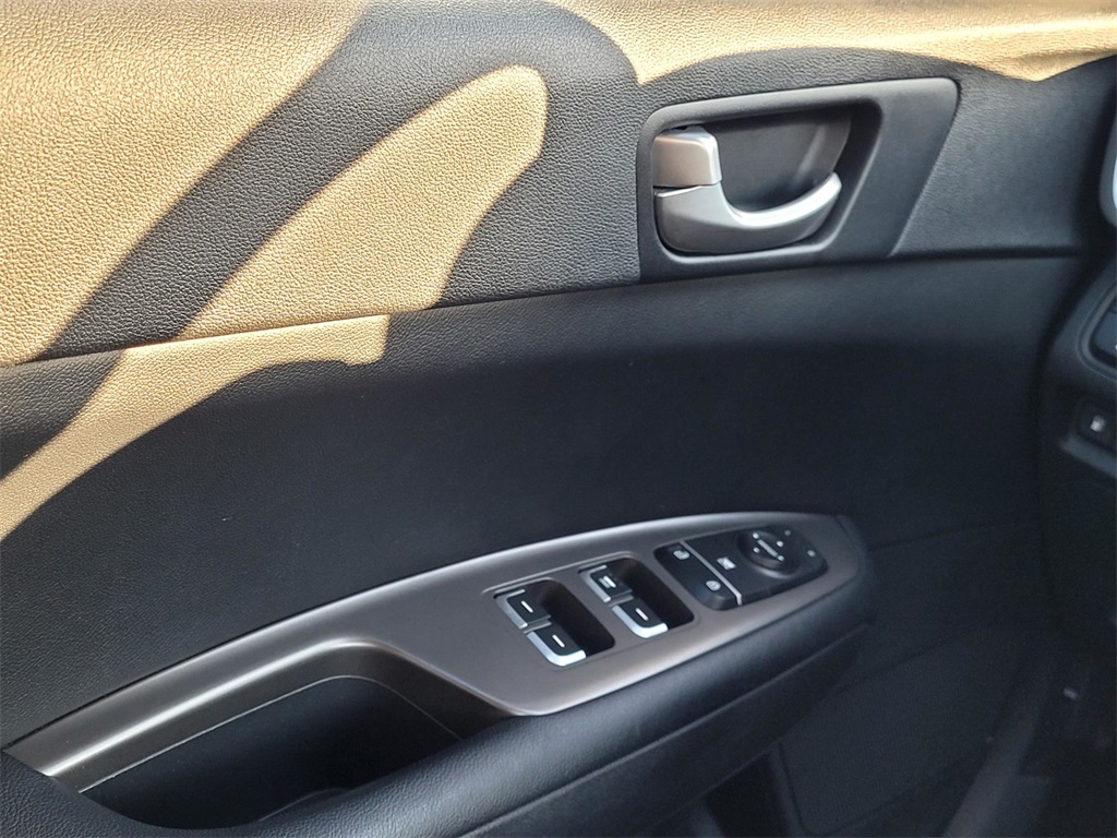 2019 Kia Optima LX photo 30