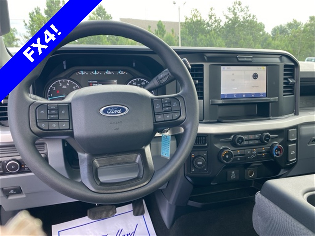 2025 Ford F-350 XL photo 2