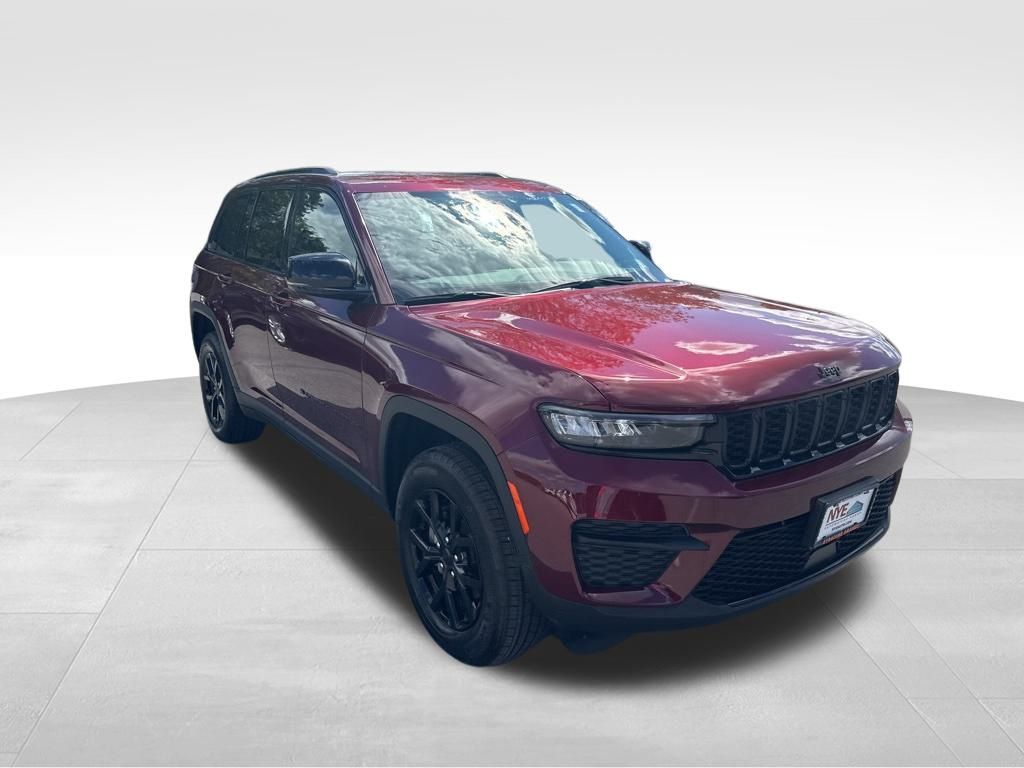 2025 Jeep Grand Cherokee Altitude photo 7