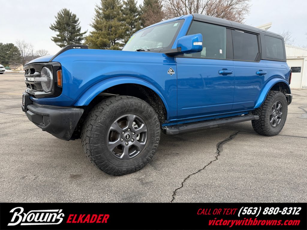 2022 Ford Bronco 4-Door Base's photo