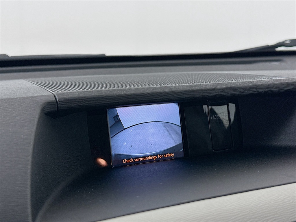 2011 Toyota Sienna LE photo 14