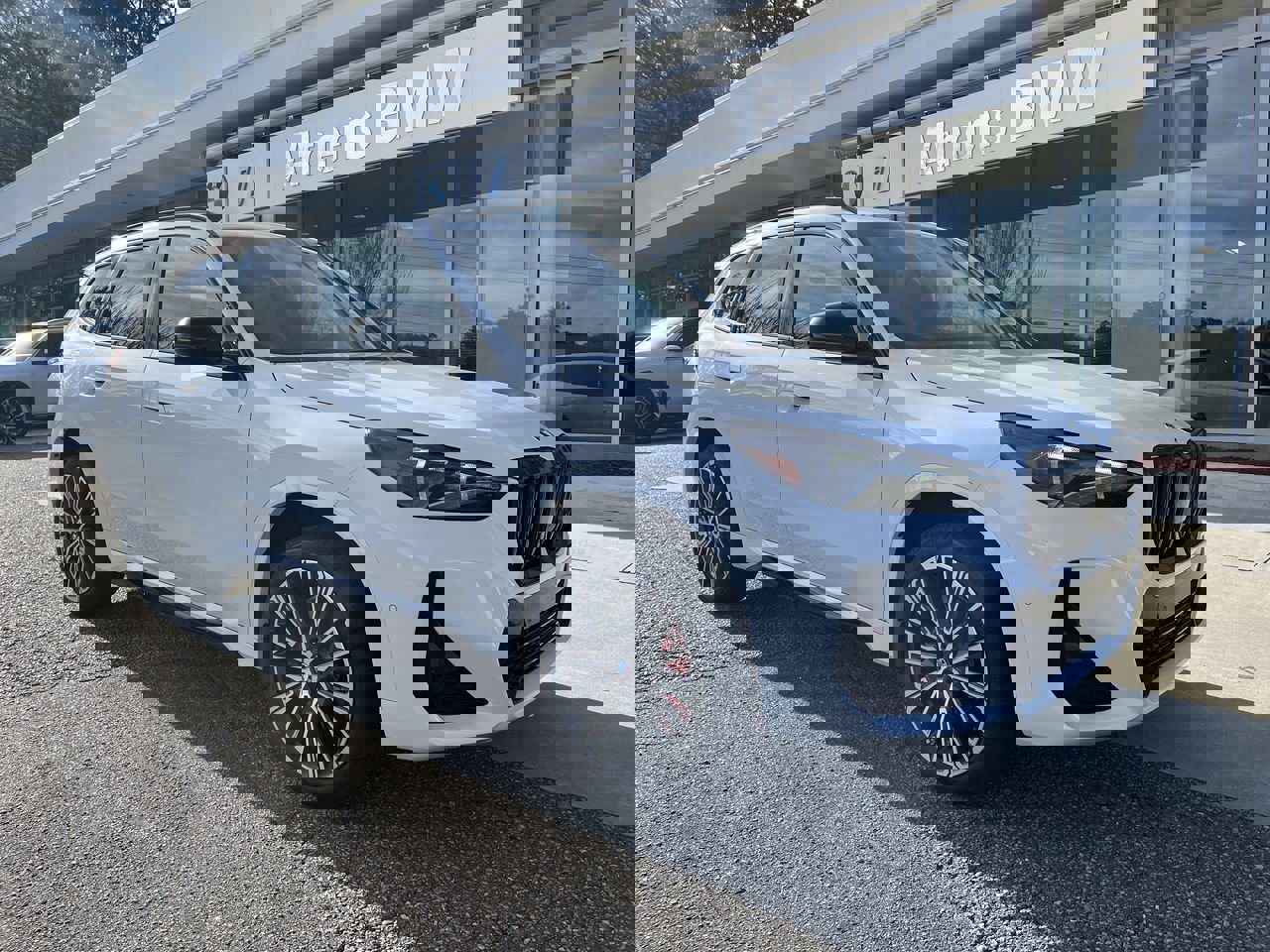 2026 BMW X1 28i's photo