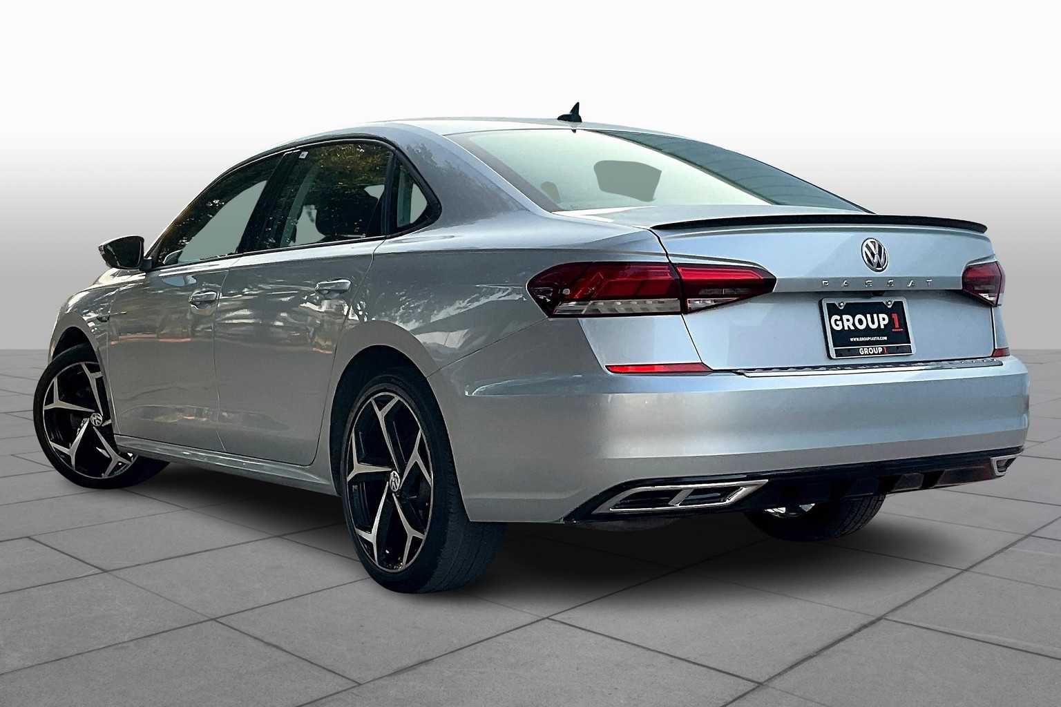 2020 Volkswagen Passat 2.0T R-Line photo 11