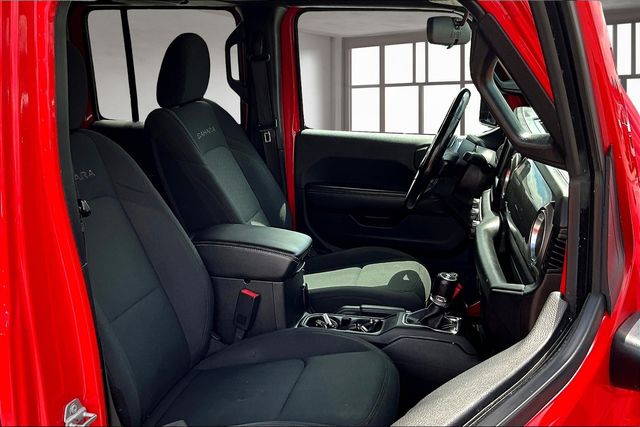 2020 Jeep Wrangler Unlimited Sahara photo 8