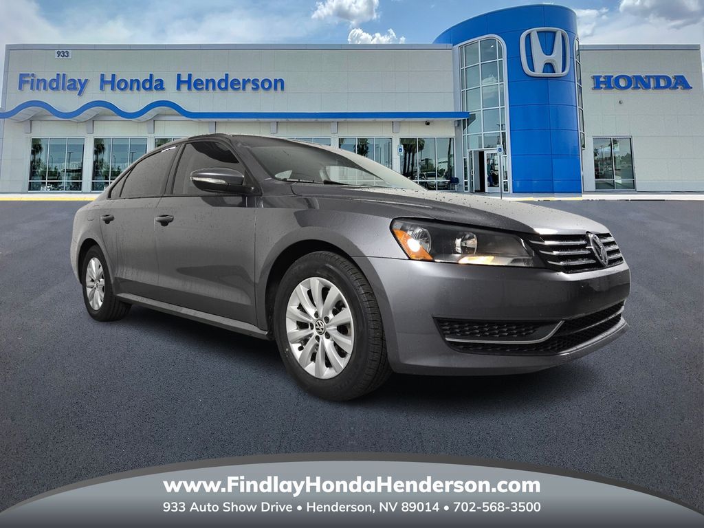2012 Volkswagen Passat S's photo