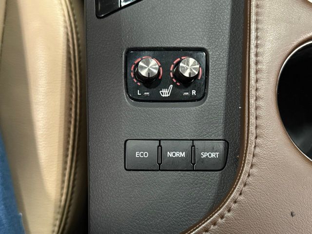 2015 Toyota Avalon XLE photo 20