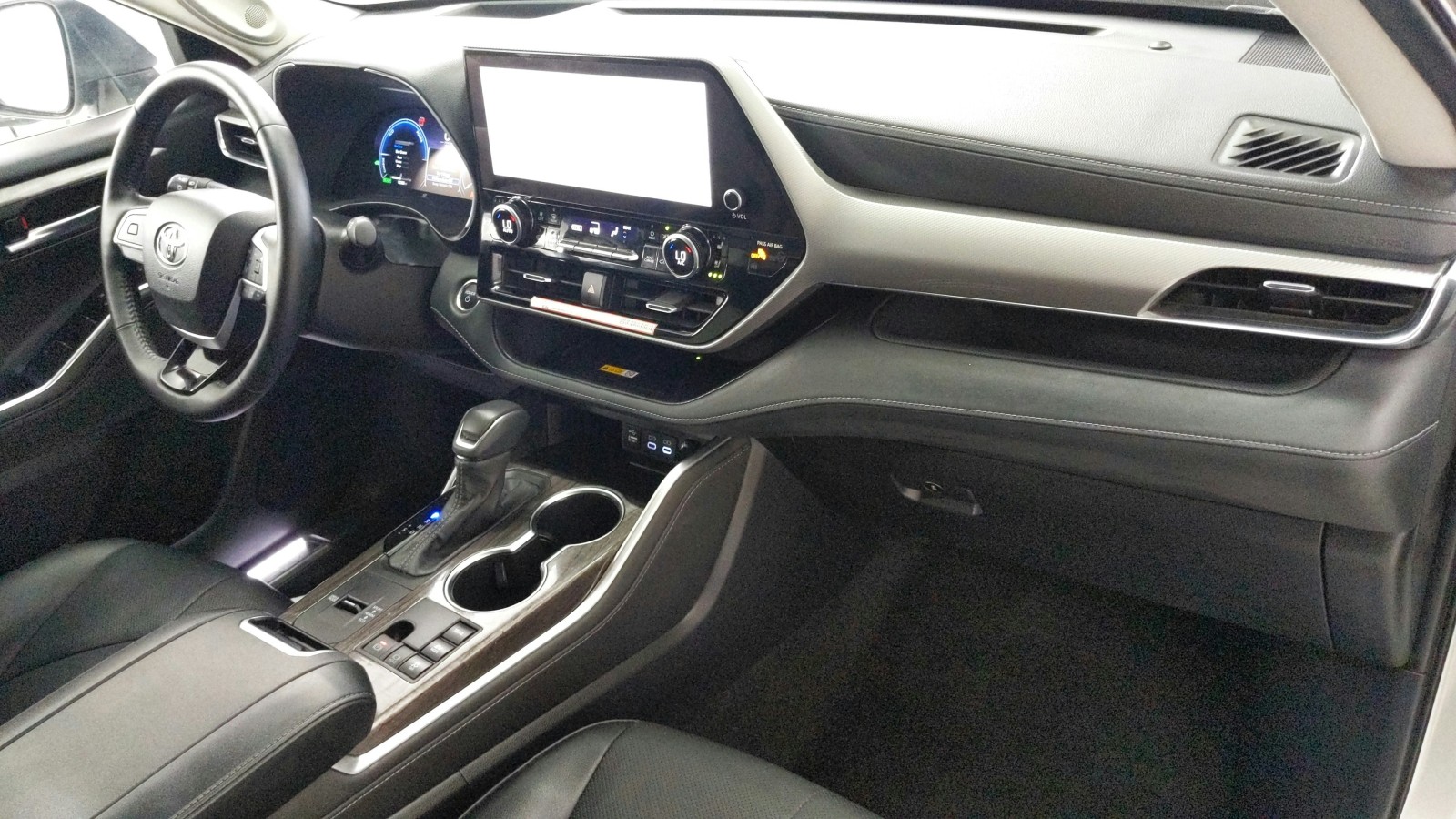 Used 2025 CELESTIAL SILVER Toyota Hybrid Platinum image 1