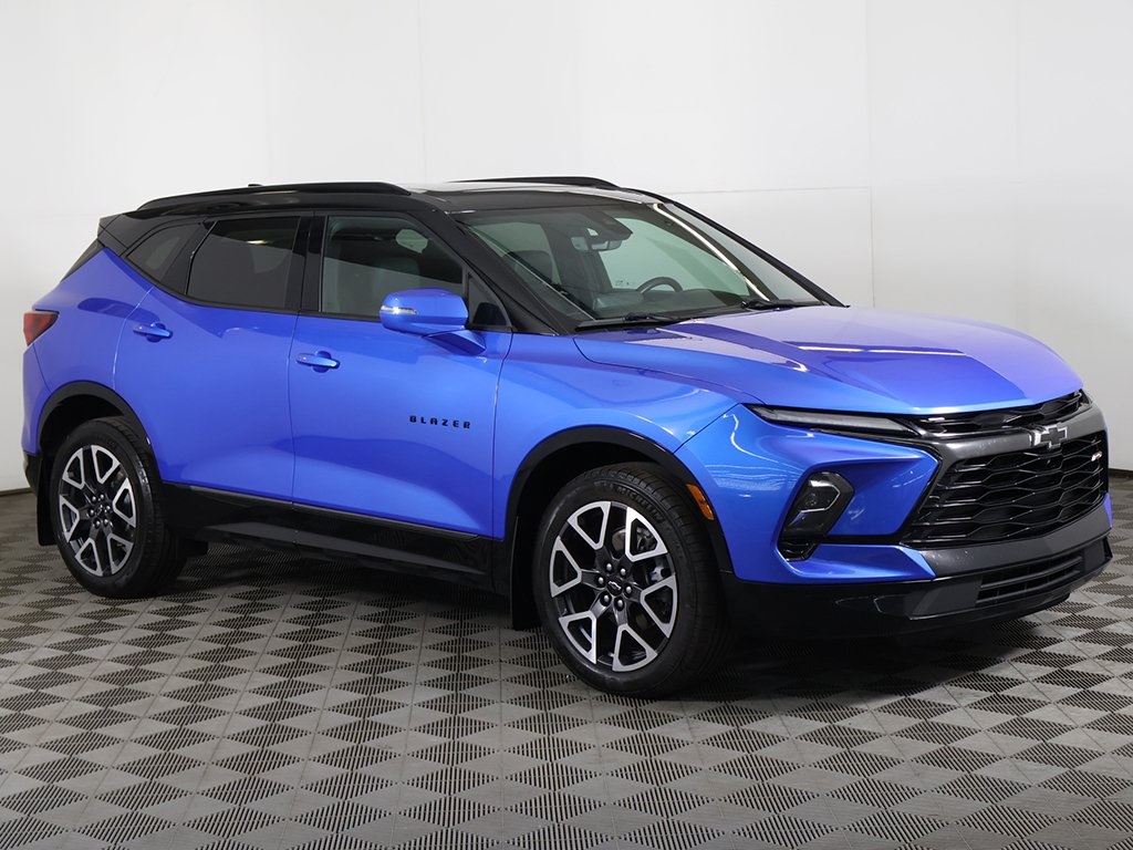 2024 Chevrolet Blazer RS photo 2