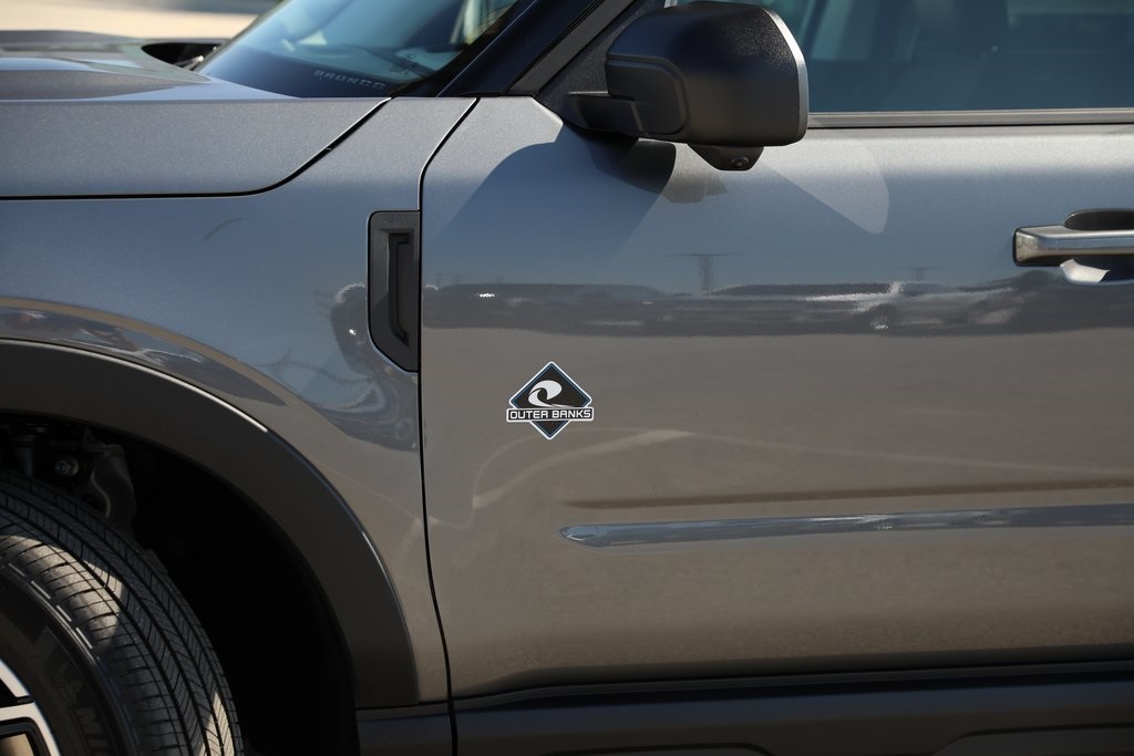 2025 Ford Bronco Sport Outer Banks photo 2