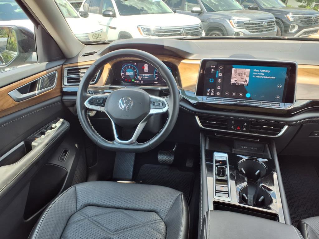 2024 Volkswagen Atlas SE Technology photo 25