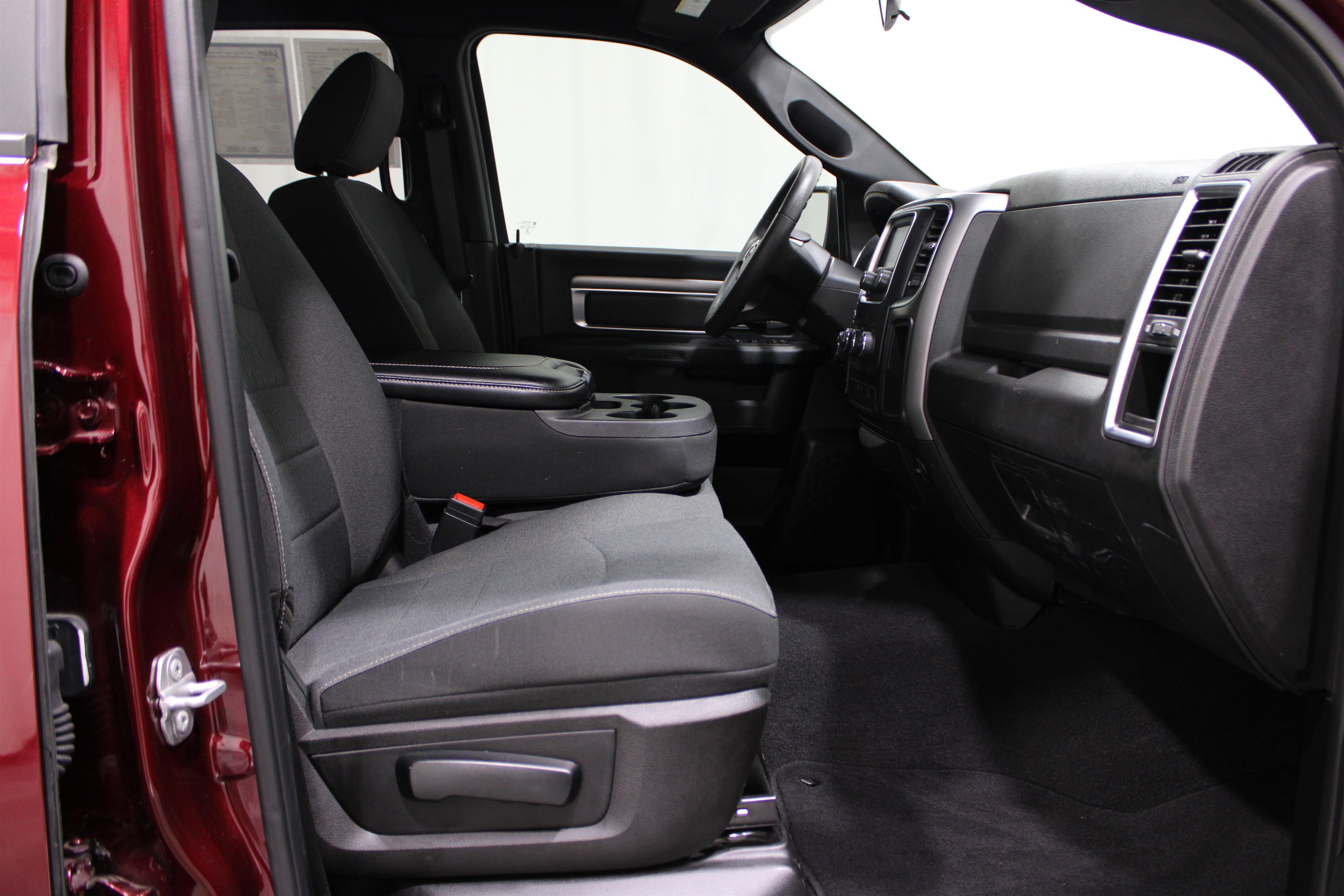 2022 Ram 1500 Classic Warlock photo 16