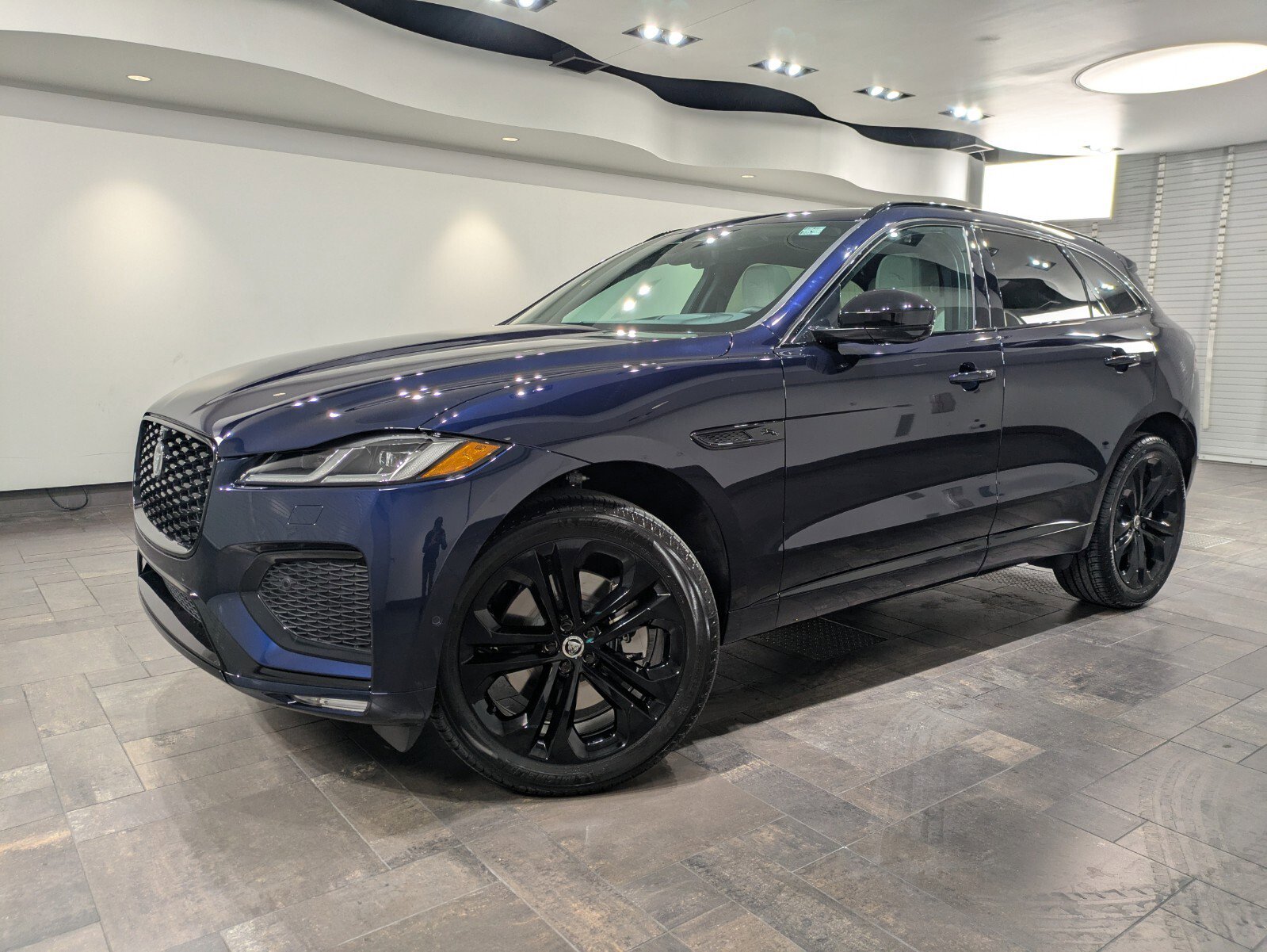 2026 Jaguar F-Pace R-Dynamic S's photo