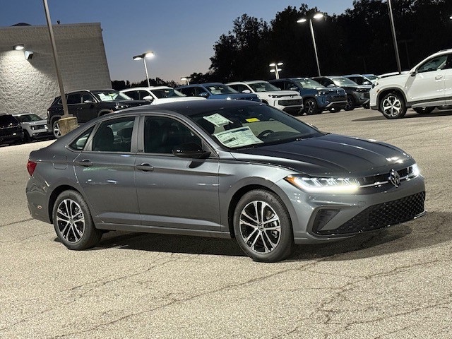 2025 Volkswagen Jetta 1.5T Sport photo 2