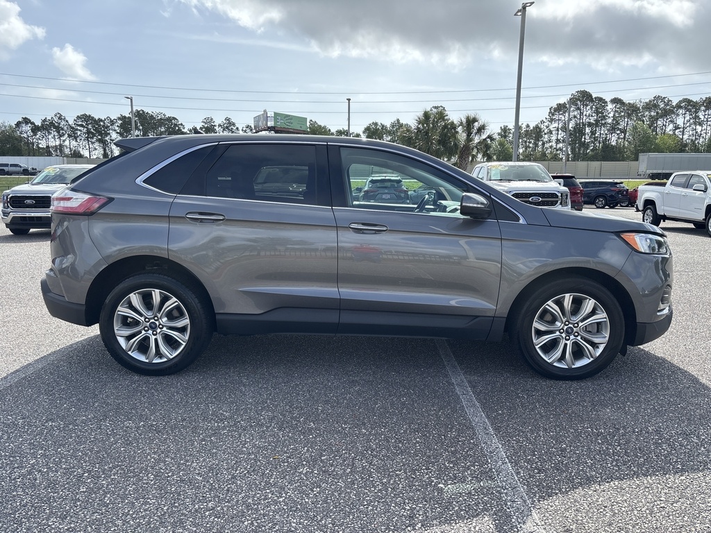 2022 Ford Edge Titanium photo 6