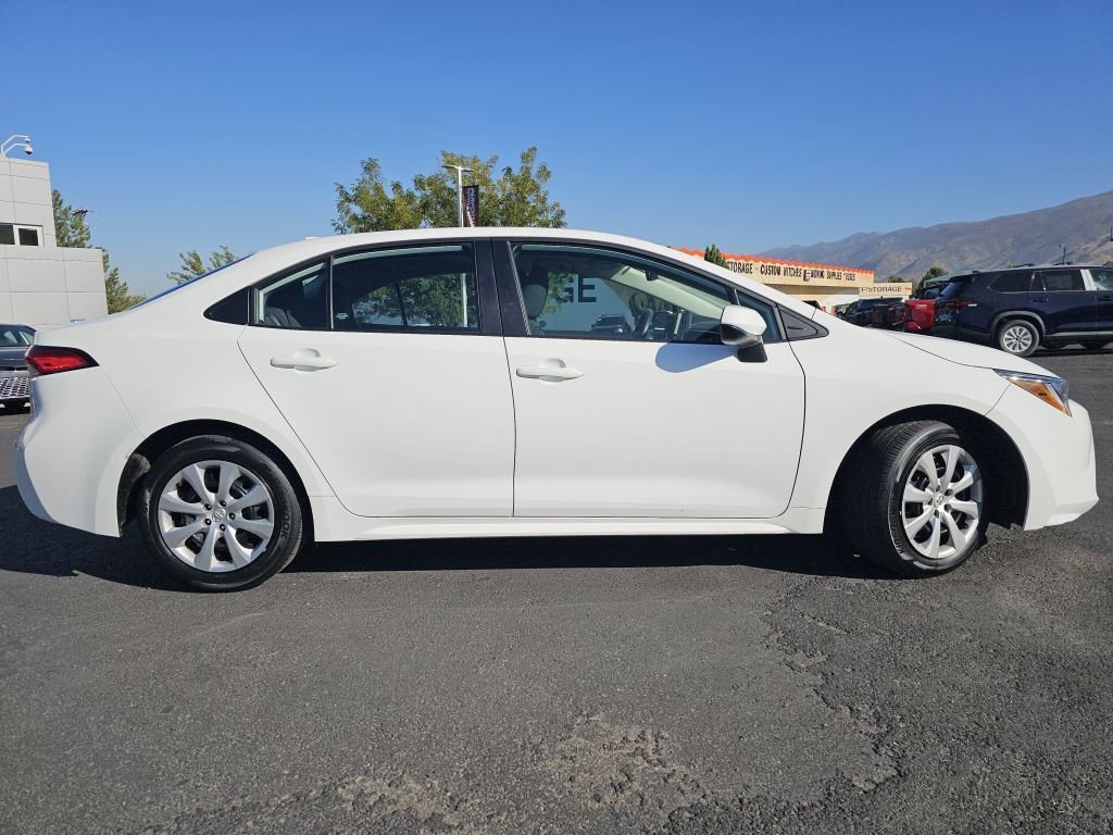 2024 Toyota Corolla LE photo 19