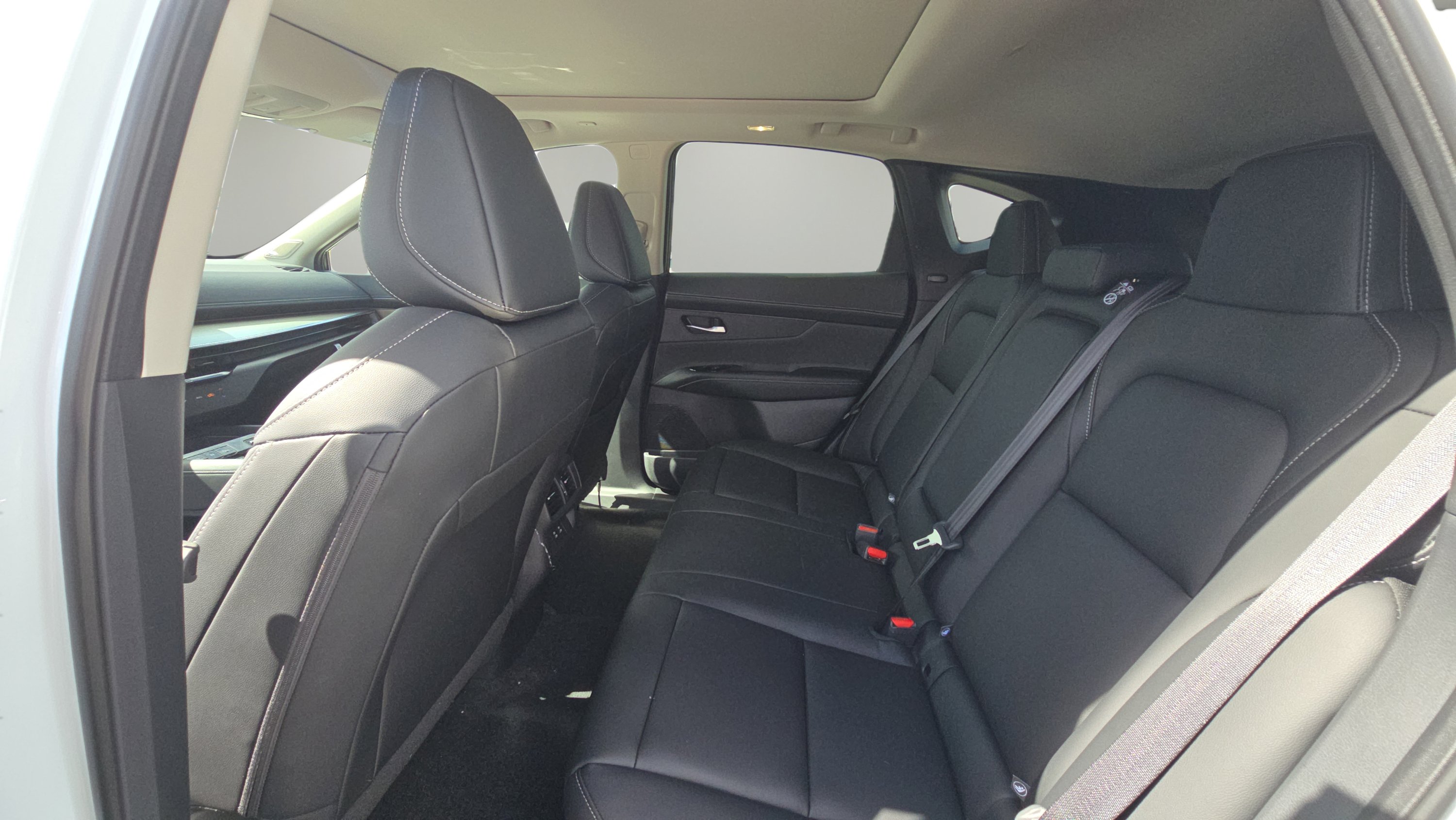 2025 Nissan Murano SL photo 14
