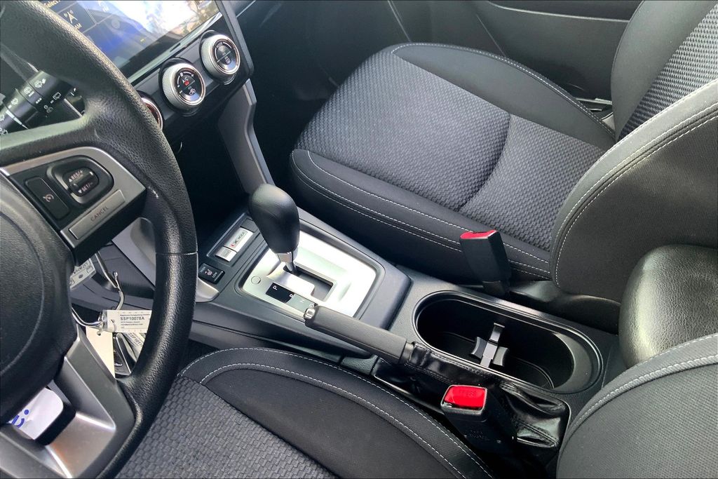 2017 Subaru Forester 2.5i Premium photo 15