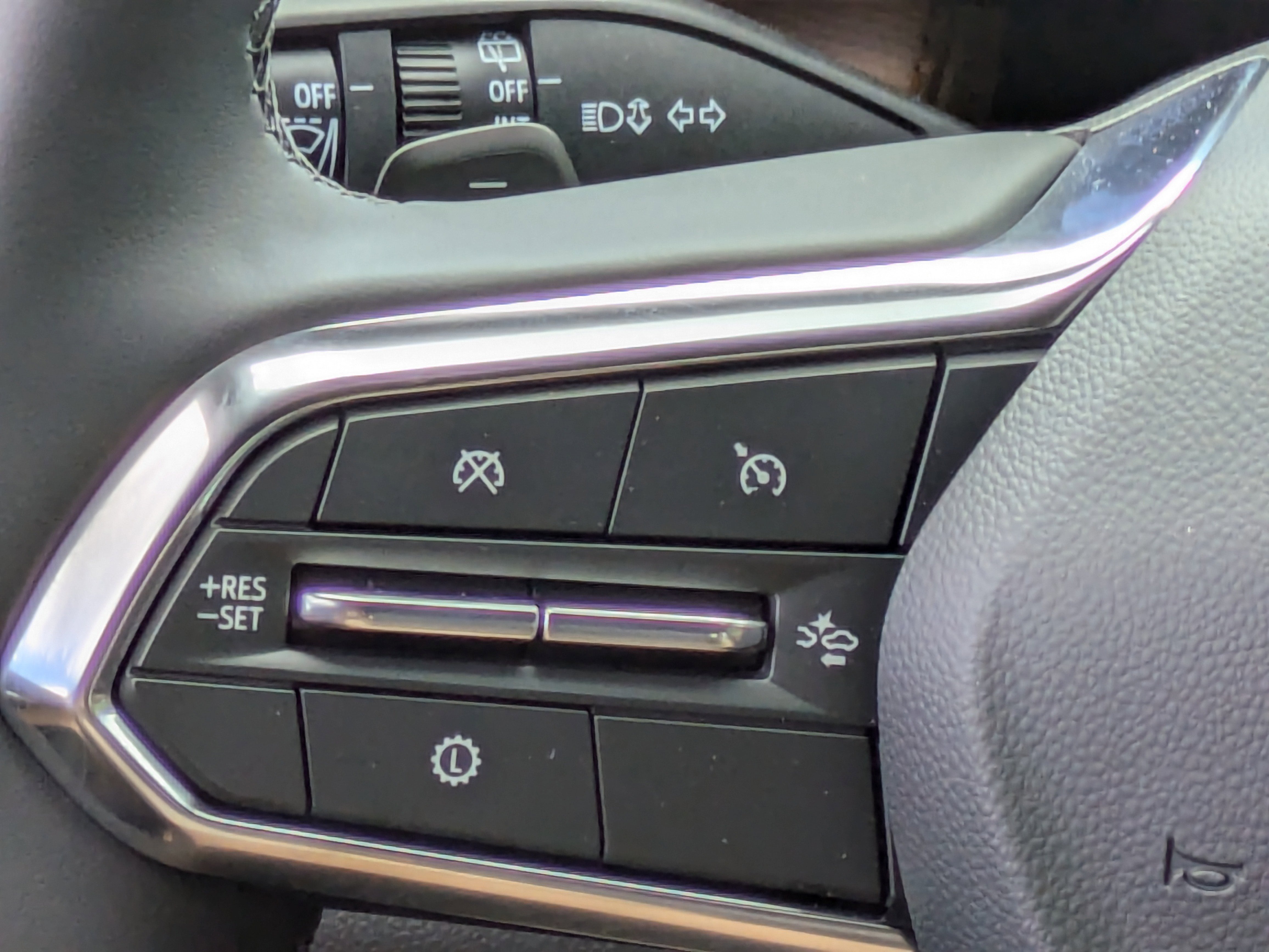 2026 Chevrolet Equinox ACTIV photo 2