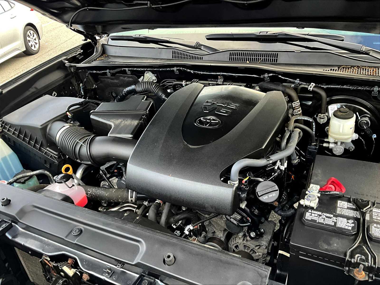 2022 Toyota Tacoma SR5 photo 35