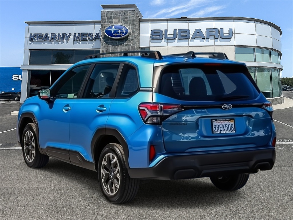 2025 Subaru Forester Base photo 2