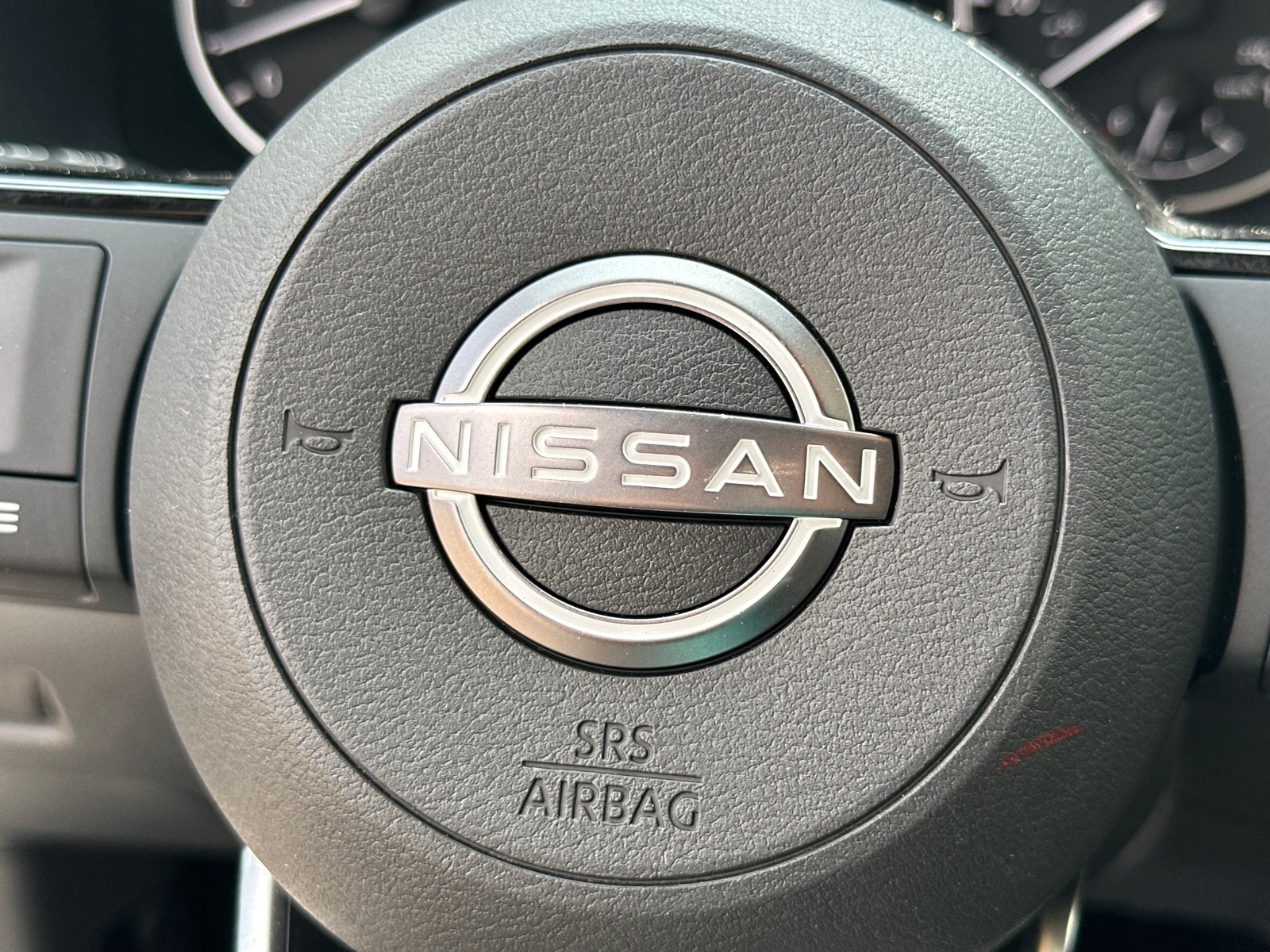 2023 Nissan Rogue SV photo 25