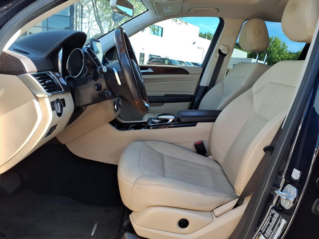 2017 Mercedes Benz GLS 450 4MATIC photo 3