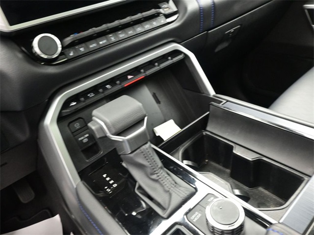 2025 Toyota Sequoia Platinum photo 4