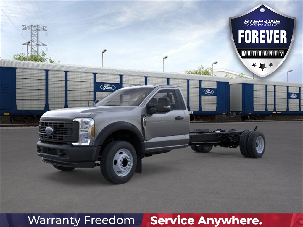 2025 Ford F-550 Super Duty Chassis Cab XL's photo