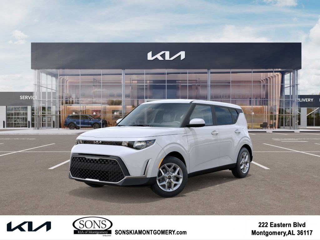 2025 Kia Soul LX's photo