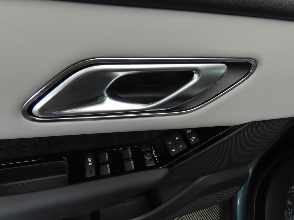 2026 Land Rover Range Rover Velar S photo 21