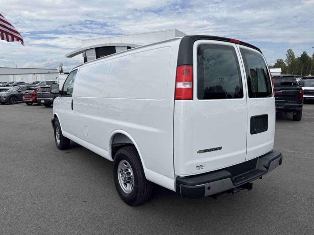 2025 Chevrolet Express 3500 Work Van photo 3